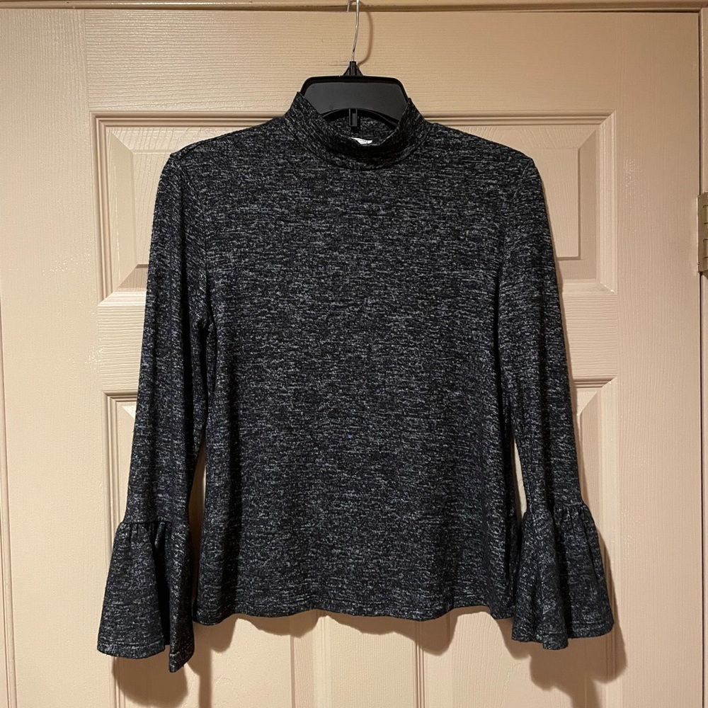 For The Republic Charcoal/Black Bell Sleeve Soft Lightweight Sweater,‎ Size SP